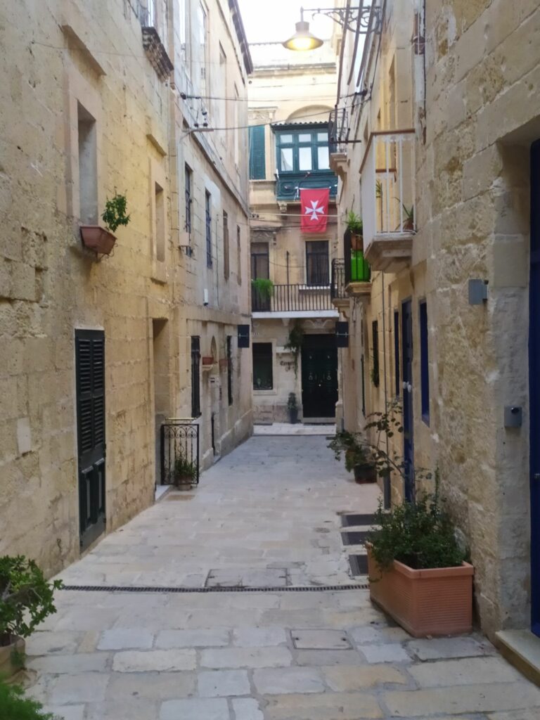 Malta ostrov Gozo uliüka Pileck† Marcela Ing