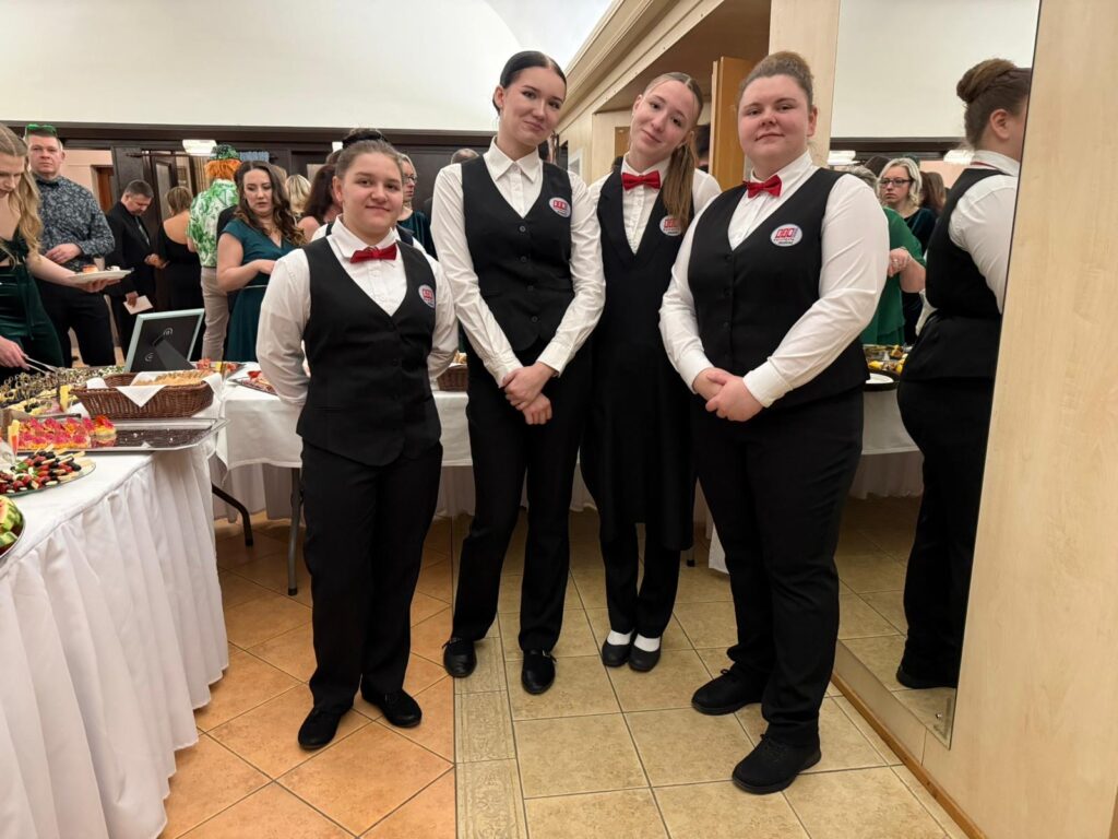 2e61723b f725 4b18 b546 0d0d0309b1c5